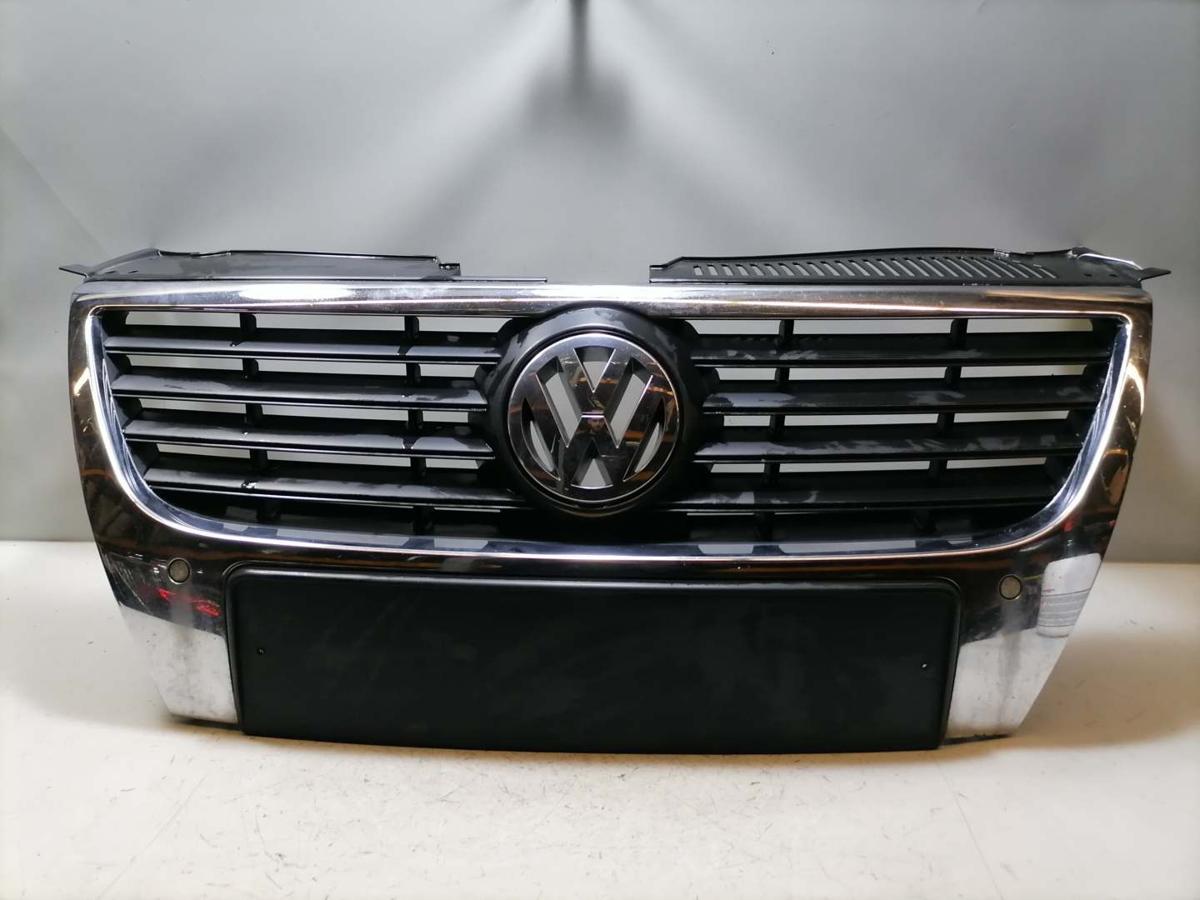VW Passat 3C original K&uuml;hlergrill f&uuml;r Fahrzeuge mit Parkhilfe PDC Bj.2005
